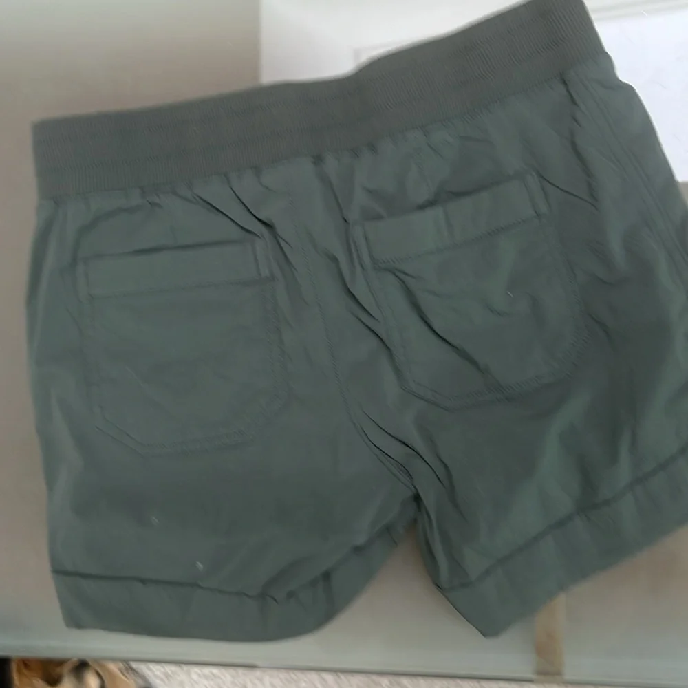 Athleta size 6, olive green shorts with stretch - Picture 2 of 2